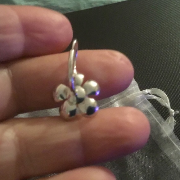 SALE ☄️Solid 14K Gold And Pearl Flower Earrings EC - Picture 5 of 11